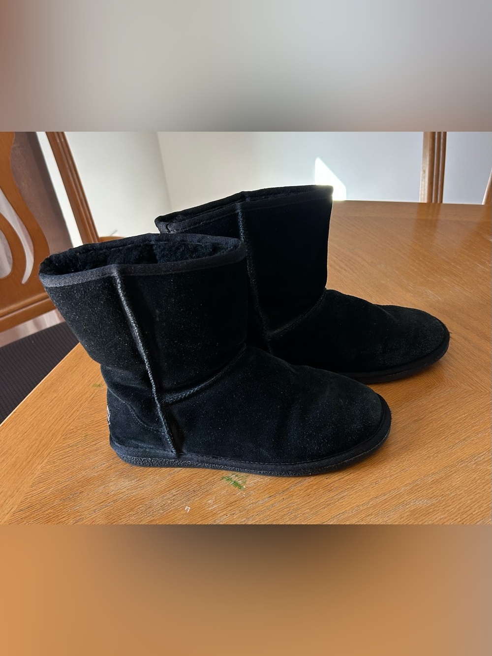 Beach Feet Black Suede Sheepskin Classic Short Boots Women's Size 10
